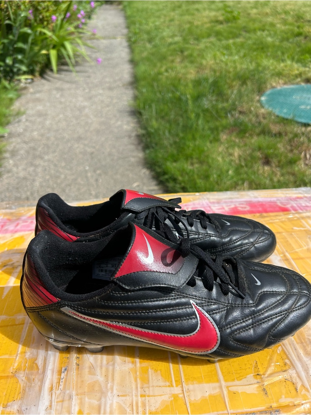 Nike Black Soccer Cleats with Red Swoosh and Red Heel Shoes Size 9